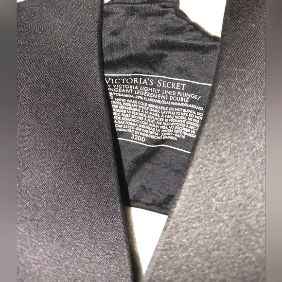 Victoria's Secret Body by Victoria Lightly Lined PLUNGE Bra, Size 32DD - Picture 5 of 5